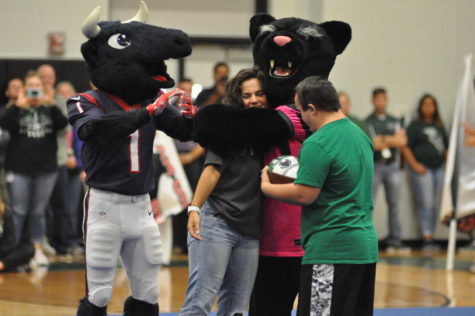 Astros mascot Orbit has better dance moves than you 