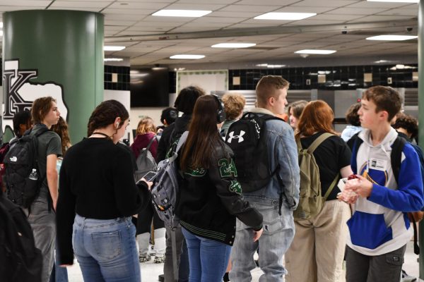 Students line up for food during D Lunch last week. When the winter break ended, the school implemented four lunch shifts for all three days of the week. 