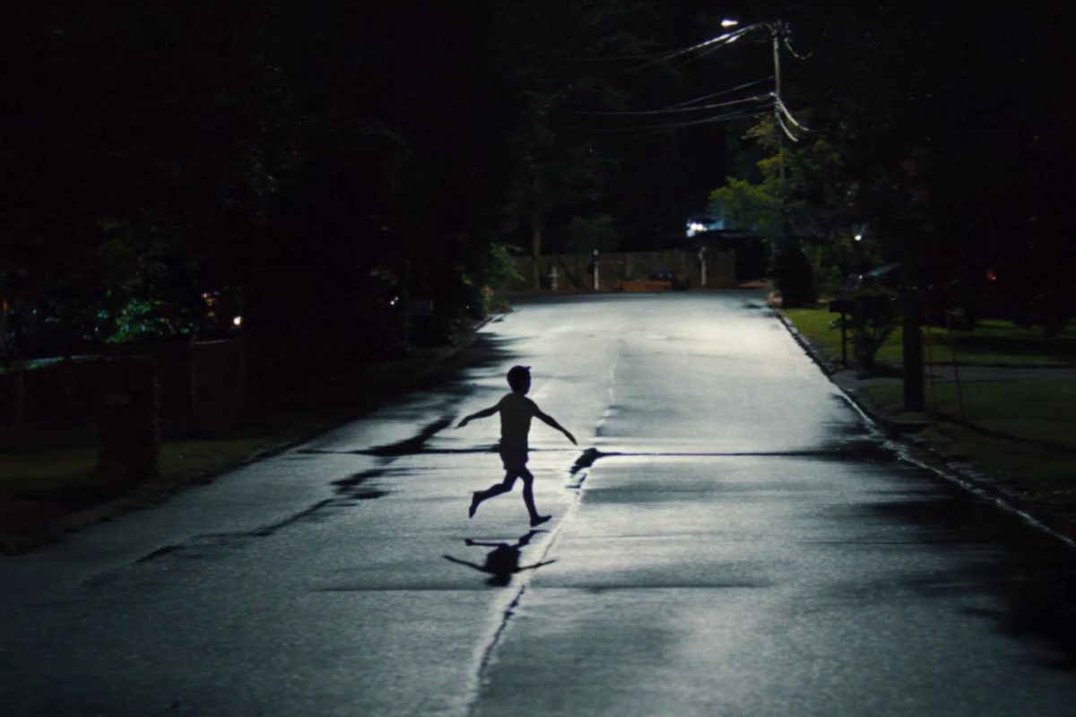 Seventeen third graders vanish into the night in the new horror movie Weapons. Photo courtesy of Warner Bros. Pictures.
